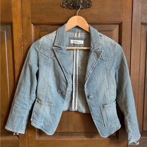 Women’s short denim jacket